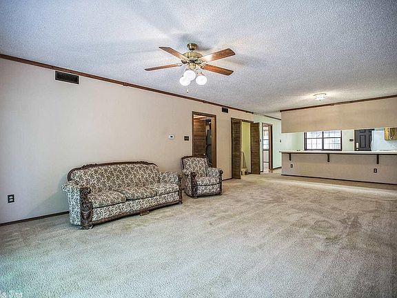 4th image of 109 Indian Hills St