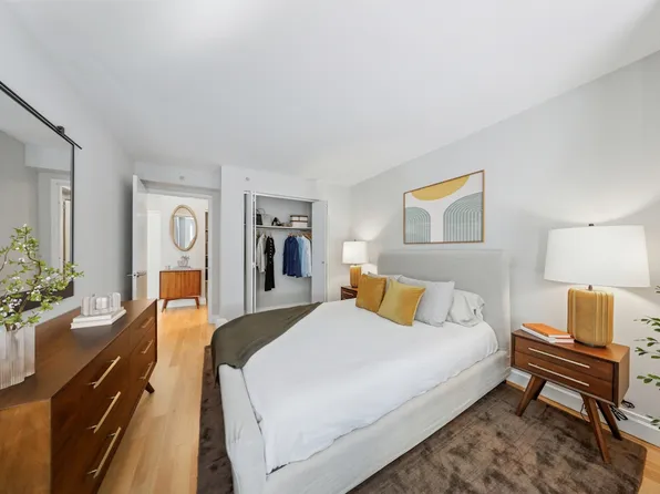 776 Sixth Avenue image 2 of 40