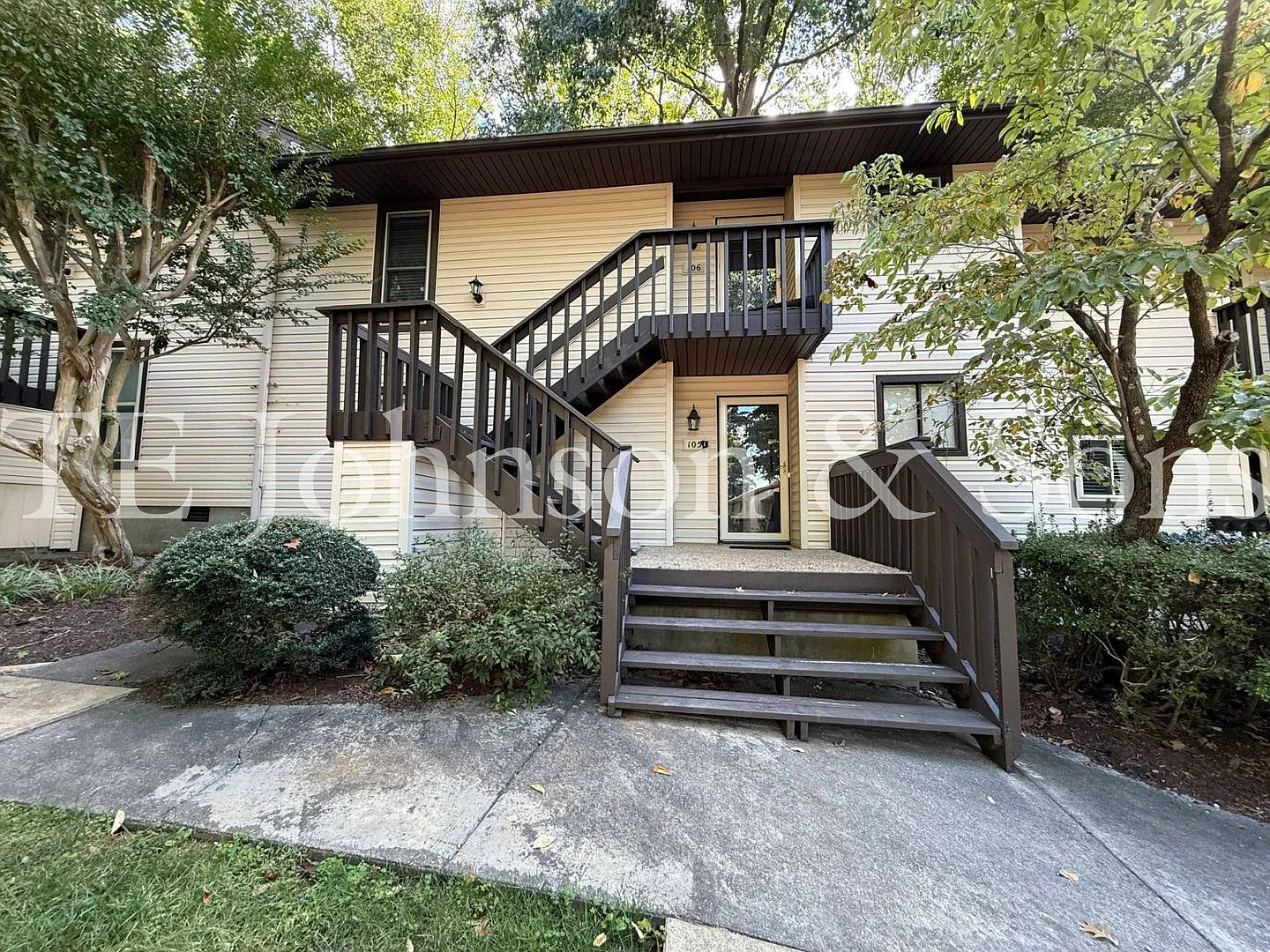 2-Bedroom Raintree Rental with Balcony, Pool & Water Included — Photo 1