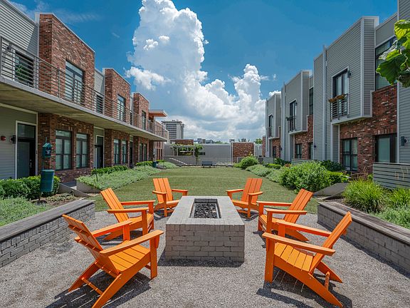 2nd image of 2104 Acklen Ave #207