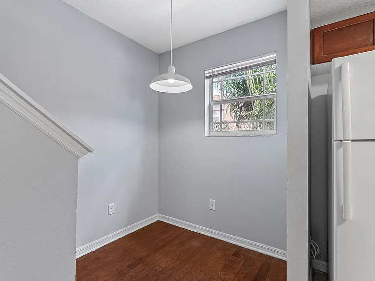 Tampa Commons — Photo 11