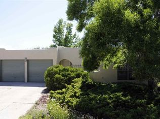 2125 Avenida De Las Alturas, Santa Fe, NM 87505