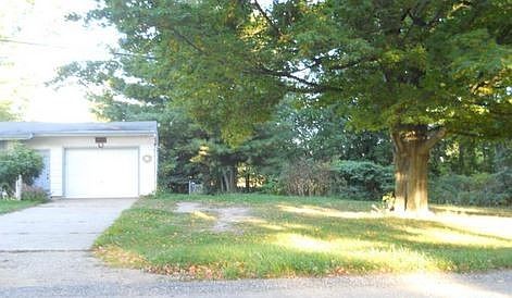4th image of 2494 Kenowa Ave NW