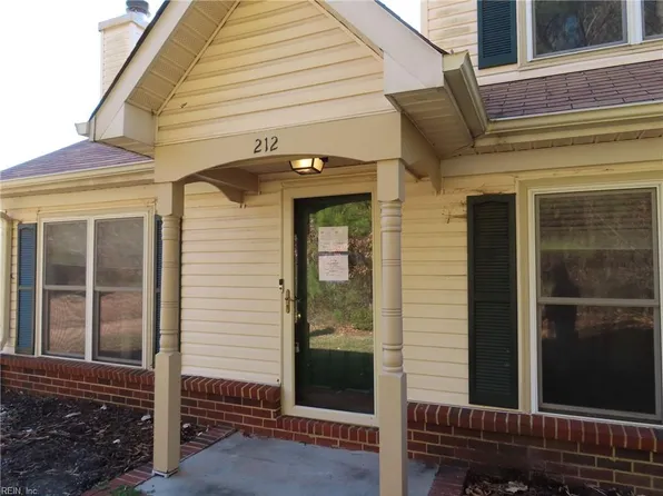 212 Burman Wood Dr, Hampton, VA 23666
