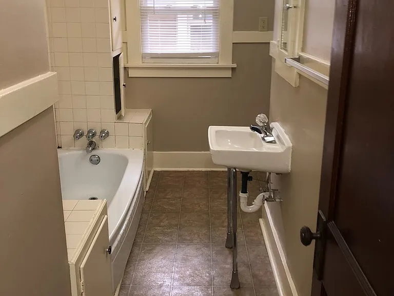 3406 Robinwood Dr — Photo 26