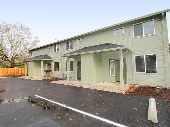 3rd image of 4762-4768 SE 52nd Ave