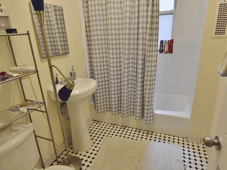 111 Peterborough St #3 — Photo 16