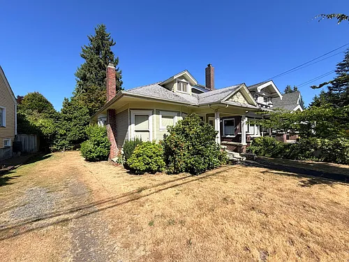 2221 1st Ave N Photo 1