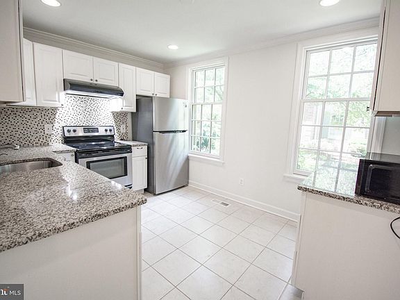 5th image of 5135 Westbard Ave #23