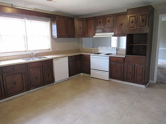 3rd image of 5 Gracewood Cir
