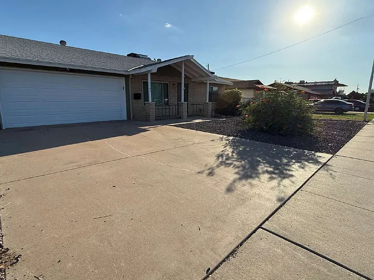 3707 W Alice Ave — Photo 3