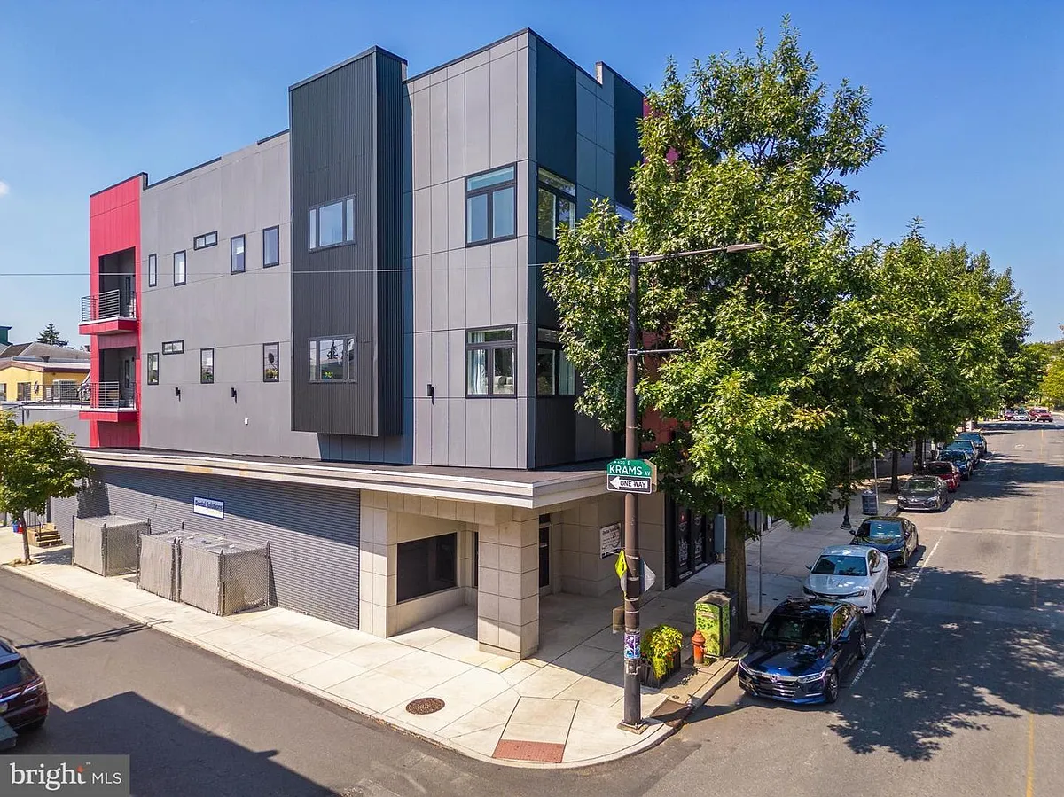Building Photo - 6162 Ridge Ave