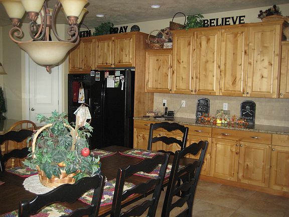 5th image of 3217 W Field Brook Ct