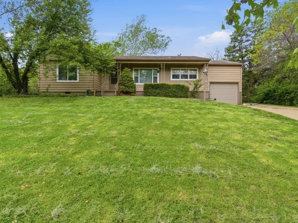 517 Wickham Rd, Manhattan, KS 66502