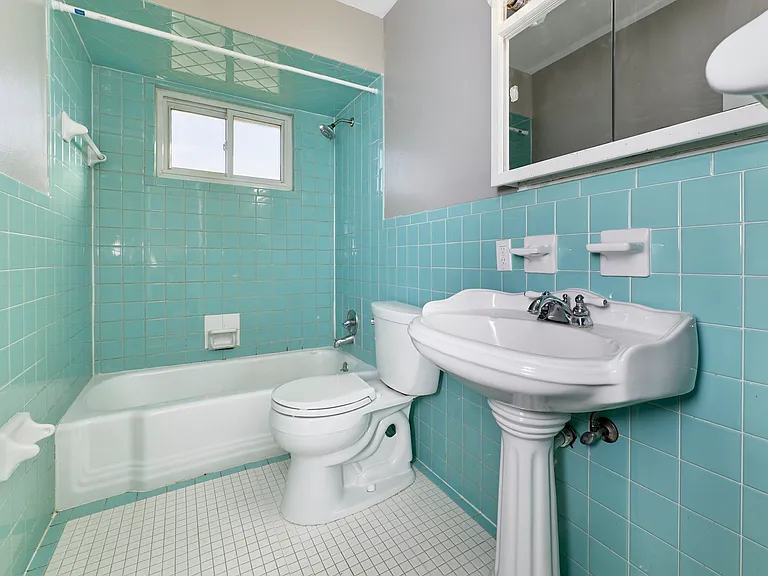 495 Versailles Dr — Photo 13