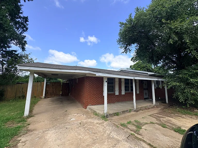 1527 Bennington Cv — Photo 3