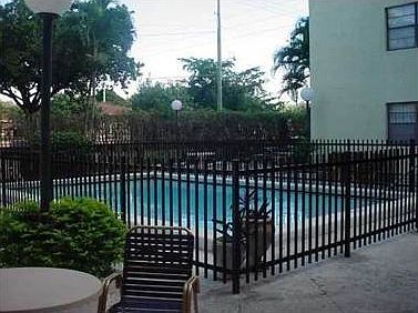 2nd image of 13500 NE 3rd Ct APT 404