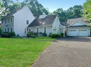 520 Woodview Rd, Toms River, NJ 08755