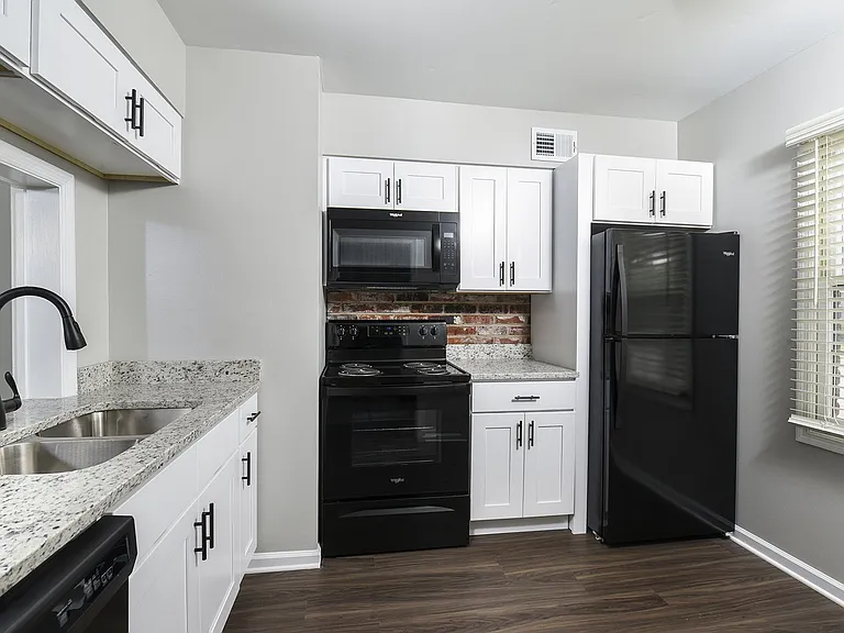 River Oaks Townhomes at Fox Chapel — Photo 13