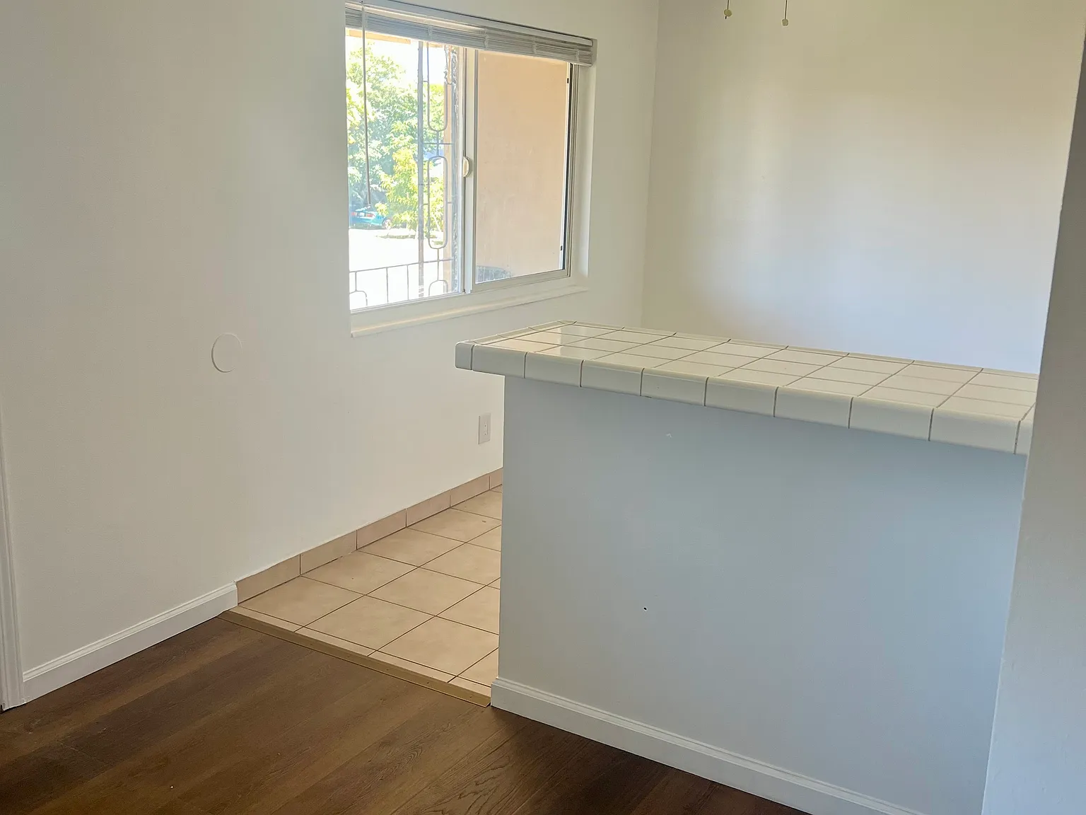 2 bed, 950 sqft, $2,650 — Photo 3
