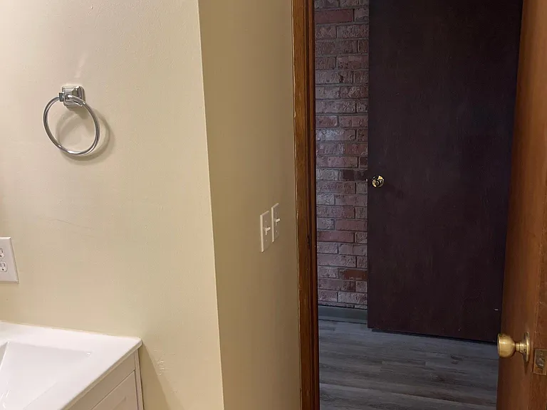 539 E Morgan St #B11 — Photo 8