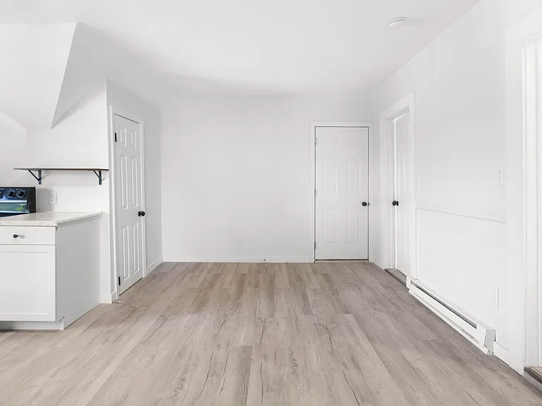 146 Hobart St #3 — Photo 16