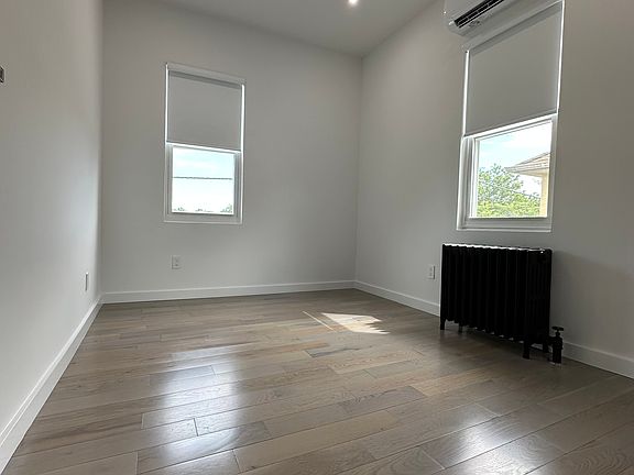 3rd image of 2158 48th St #2