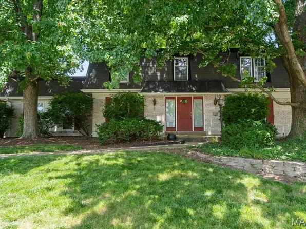 11141 Queensway Dr, Saint Louis, MO 63146
