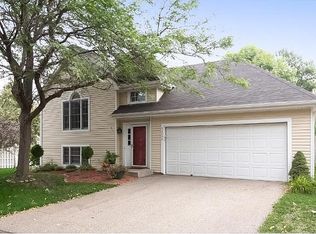 13995 Wellington Dr, Eden Prairie, MN 55347