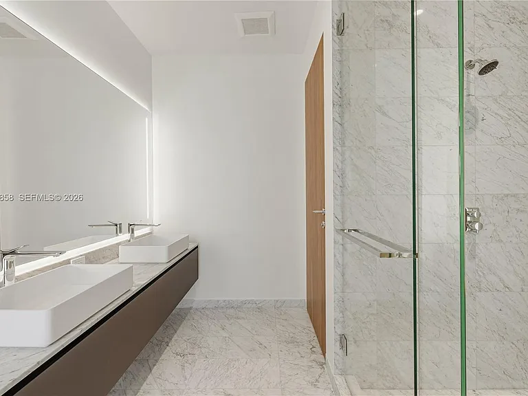5 Grove Isle Dr #L502 — Photo 35