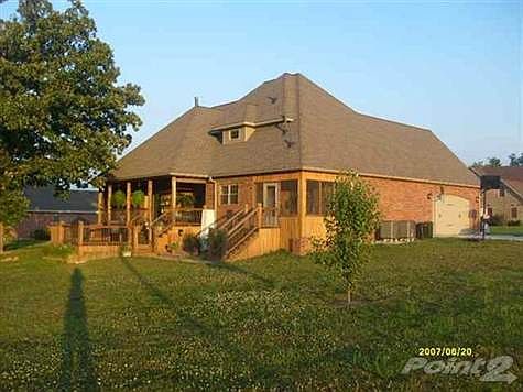 Very nice cedar coverd deck,  grilling area & yard!
