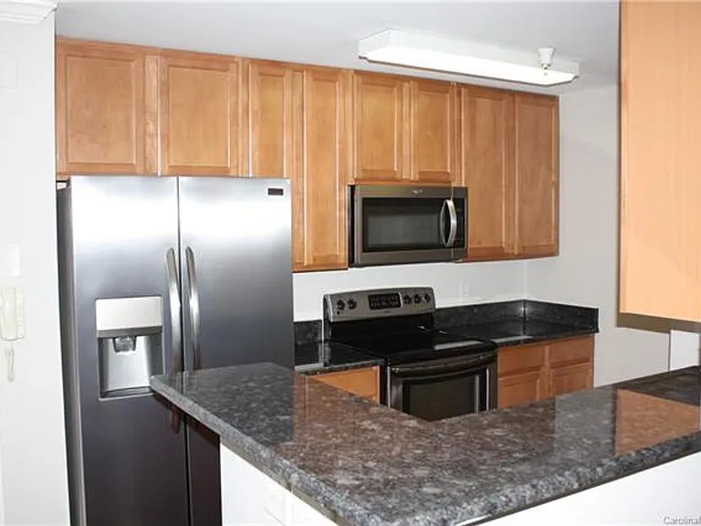 537 Donatello Ave — Photo 2