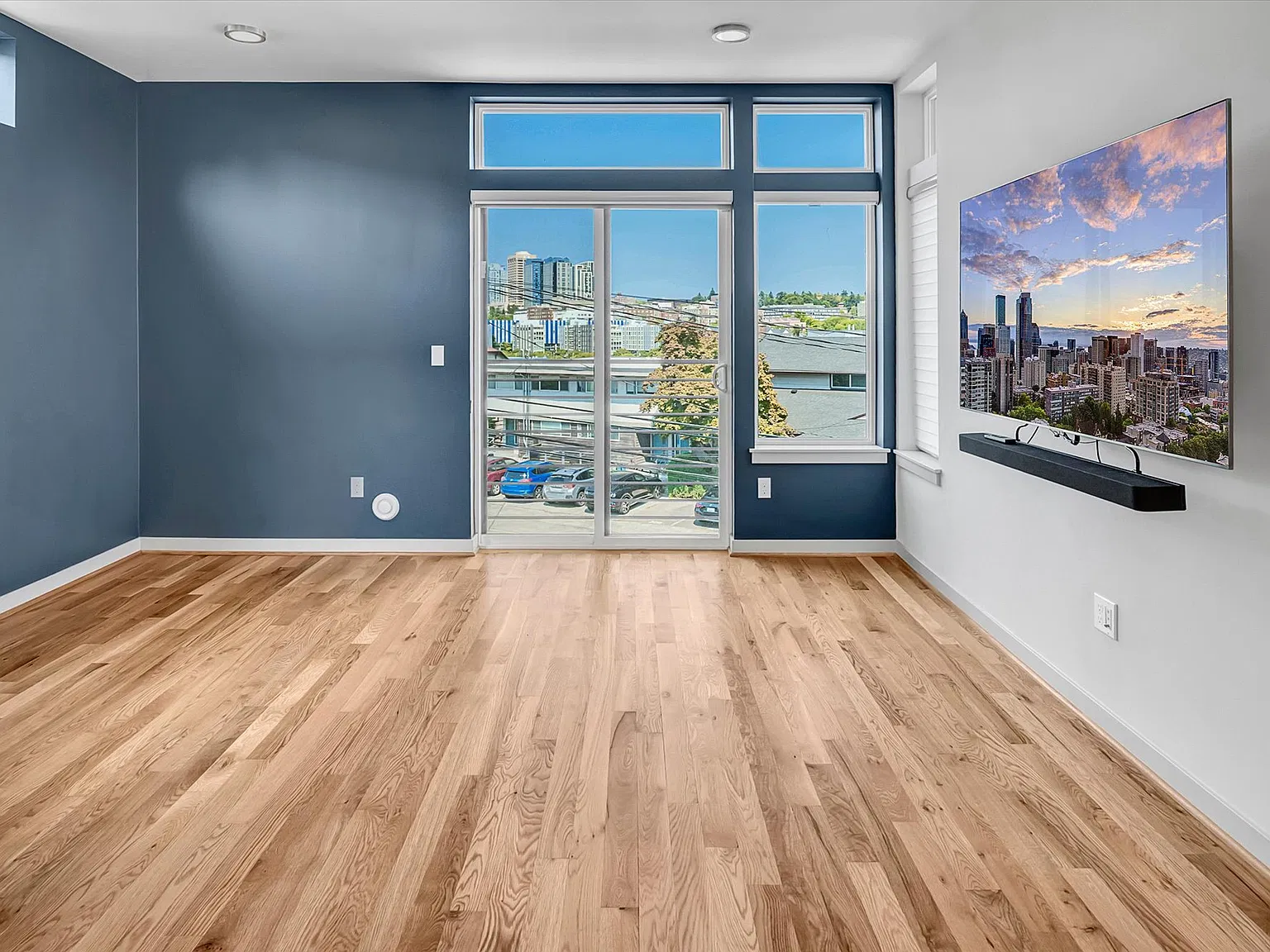 4 bed, 1890 sqft, $4,950 — Photo 4