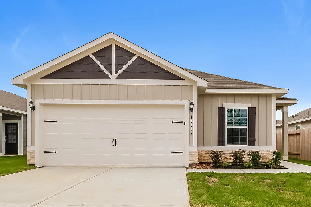 4 bed, 2.0 bath, 1793 sqft, $1,795 — Photo 1