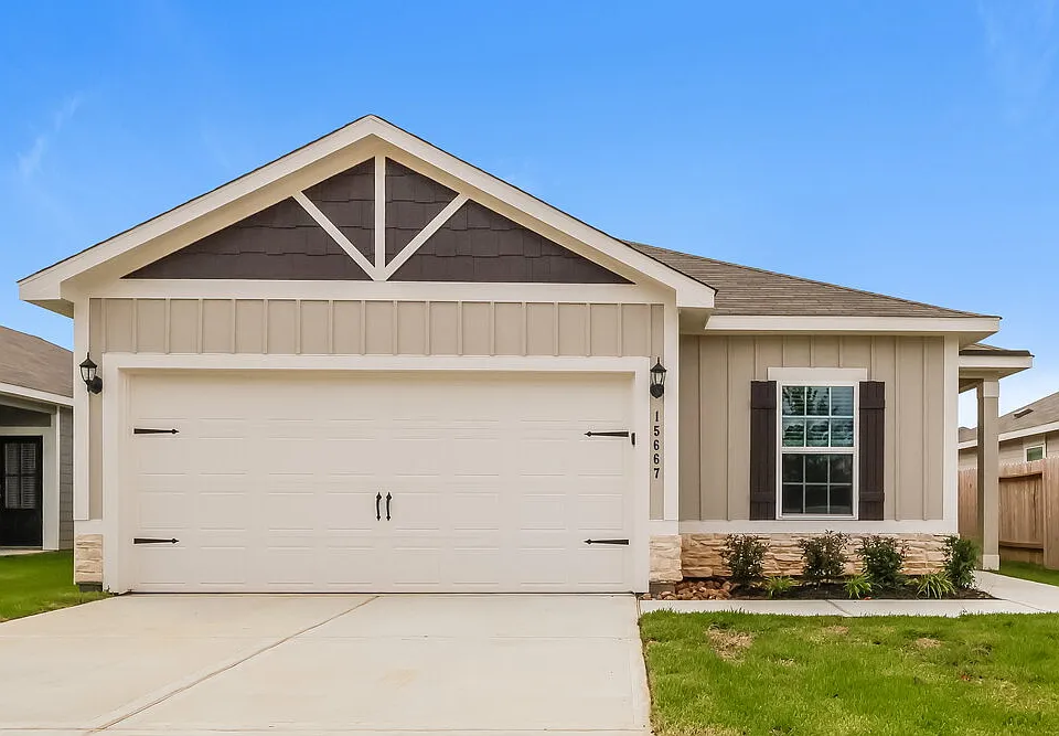 15667 Plum Brook Dr