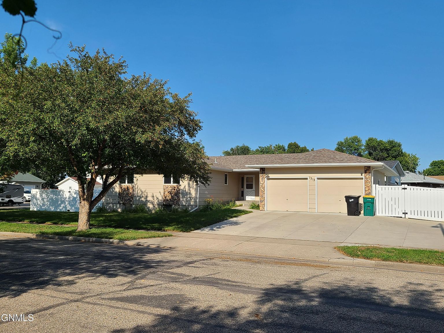 1313 Westwood St, Bismarck, ND 58504 Zillow