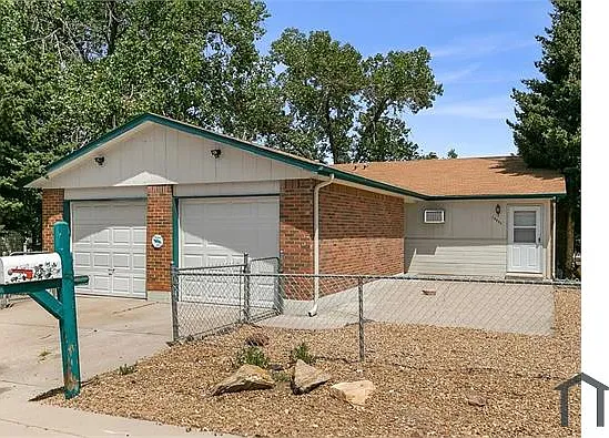 4 bed, 1688 sqft, $2,500 — Photo 2