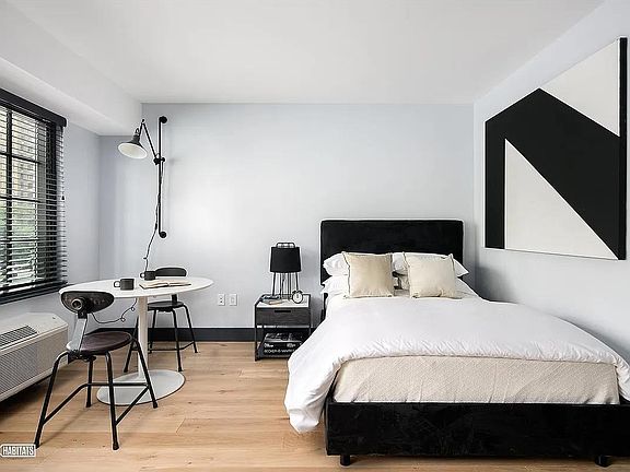 4th image of 504 Myrtle Ave APT 8V