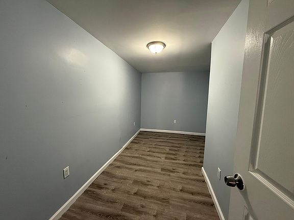 3rd image of 63 N Walnut St Suite B1e
