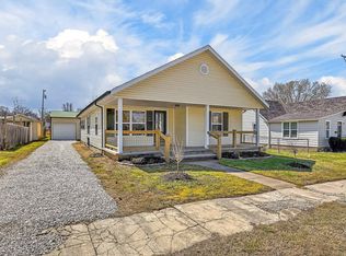 134 W College Street, Aurora, MO 65605