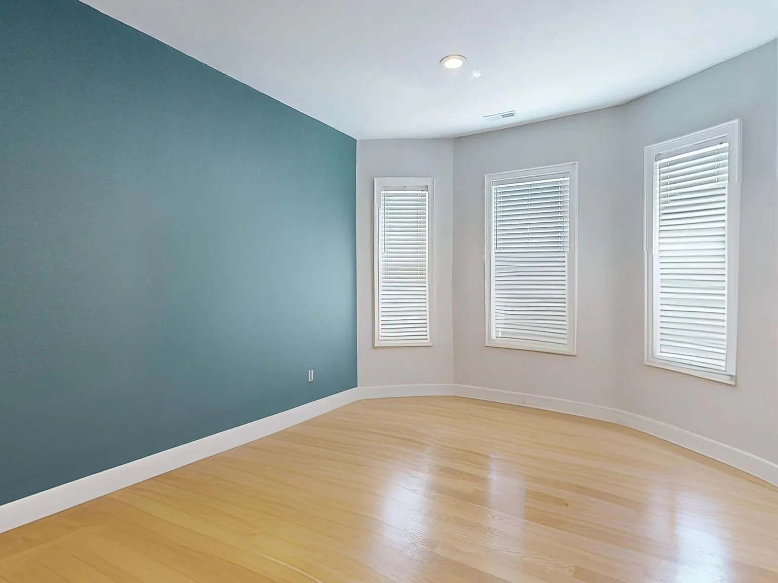 166 Boylston #3 Jamaica Plain — Photo 4