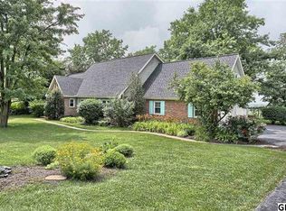 245 Dogwood Dr, Hershey, PA 17033