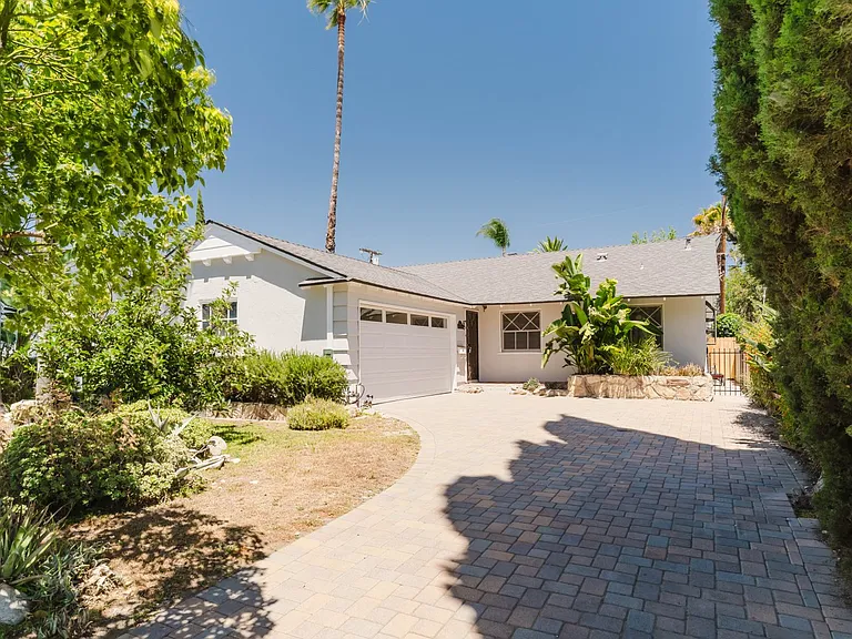 7114 Cantaloupe Ave — Photo 2