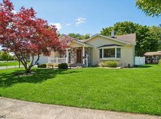 50 Newbrook Ln, Springfield Twp., NJ 07081