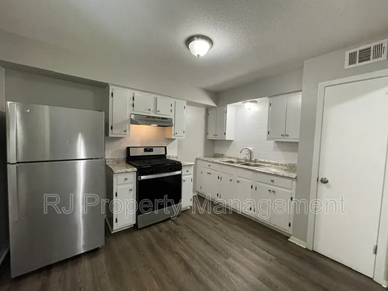 605 Patterson St #2 — Photo 5