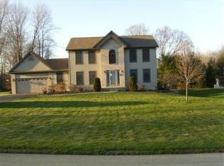 7345 Brookwood Dr, Brookfield, OH