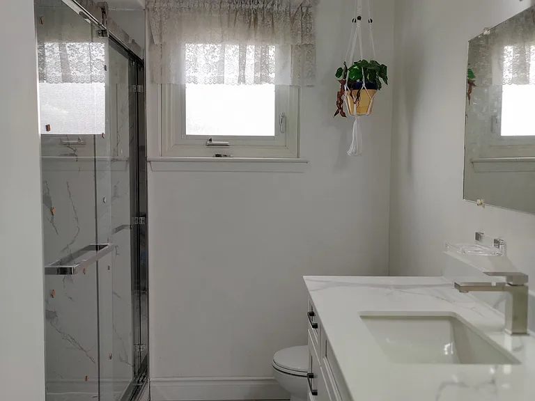 9 Lisburn Cres #UPPER — Photo 12