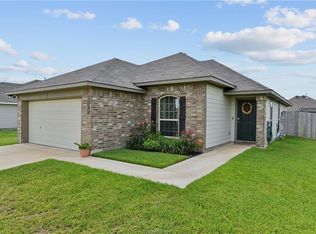 810 Mockingbird St, Navasota, TX 77868