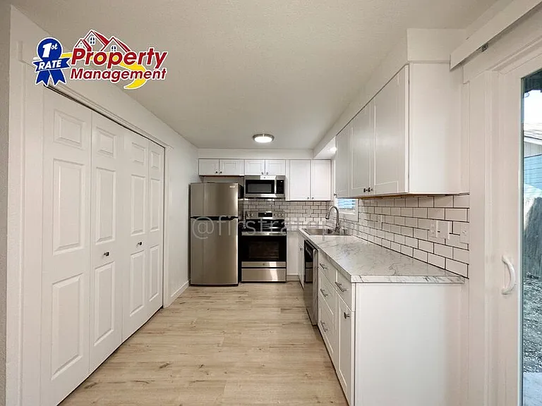 3205 W Rose Hill St — Photo 7