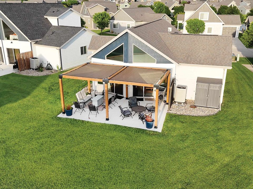 1st image of 290 240th Ave #21